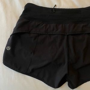 Lululemon Speed Up Low Rise Lined Shorts 2.5”